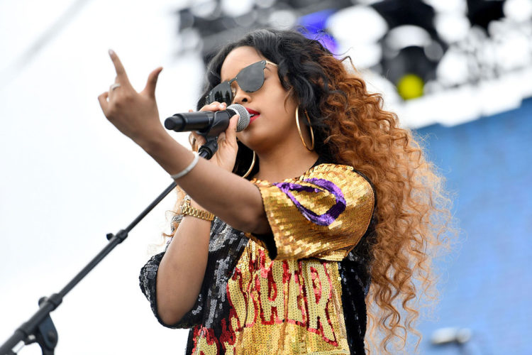 H.E.R. Rocks ‘I Can’t Breathe’/’Fate’ Medley for Roots Picnic 2020