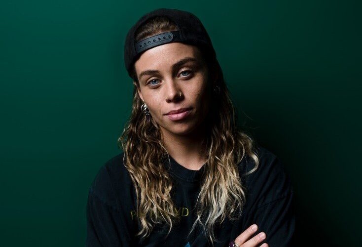 TASH SULTANA Debuts New Song Via Exclusive Performance ….