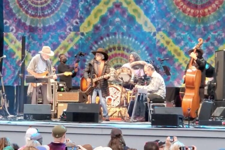 Ramblin’ Jack Elliott Joins Bob Weir & Wolf Bros At Greek Theatre